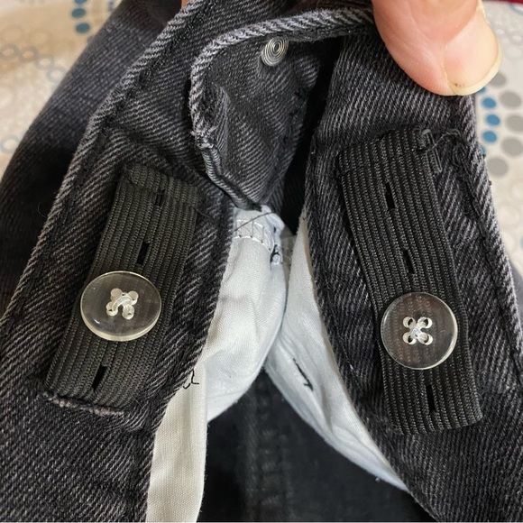 Arizona Jean Co Boy’s Distressed Faded Black Relaxed Fit Jeans - Picture 8 of 8